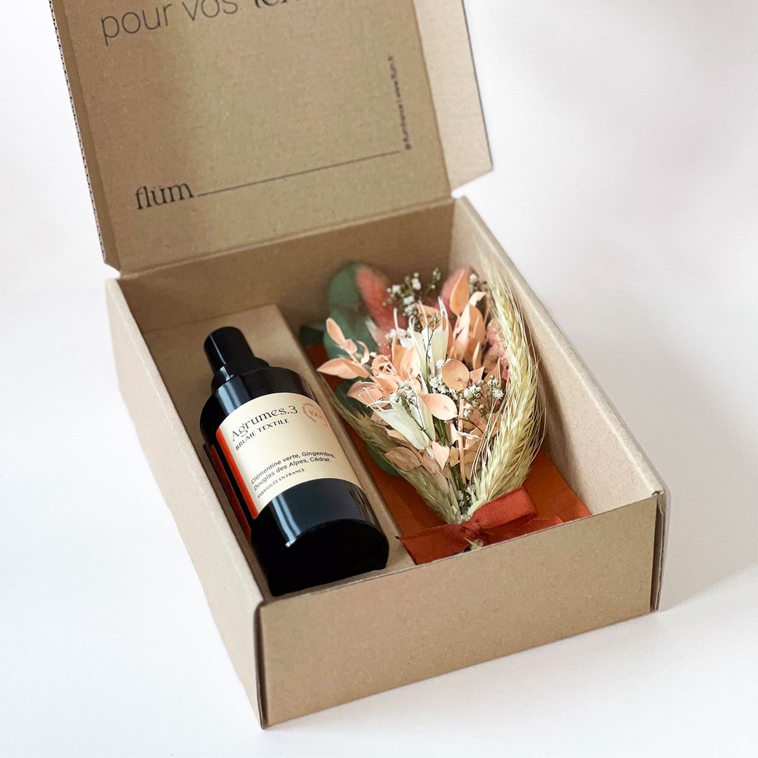 Coffret Signature Flüm – Brume textile 100ml & bouquet de fleurs séchées Boutique Flüm 