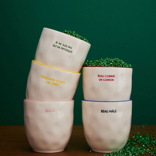 Tasse à café en céramique "Je ne suis pas qu'un physique" Boutique Atelier Jasmin 
